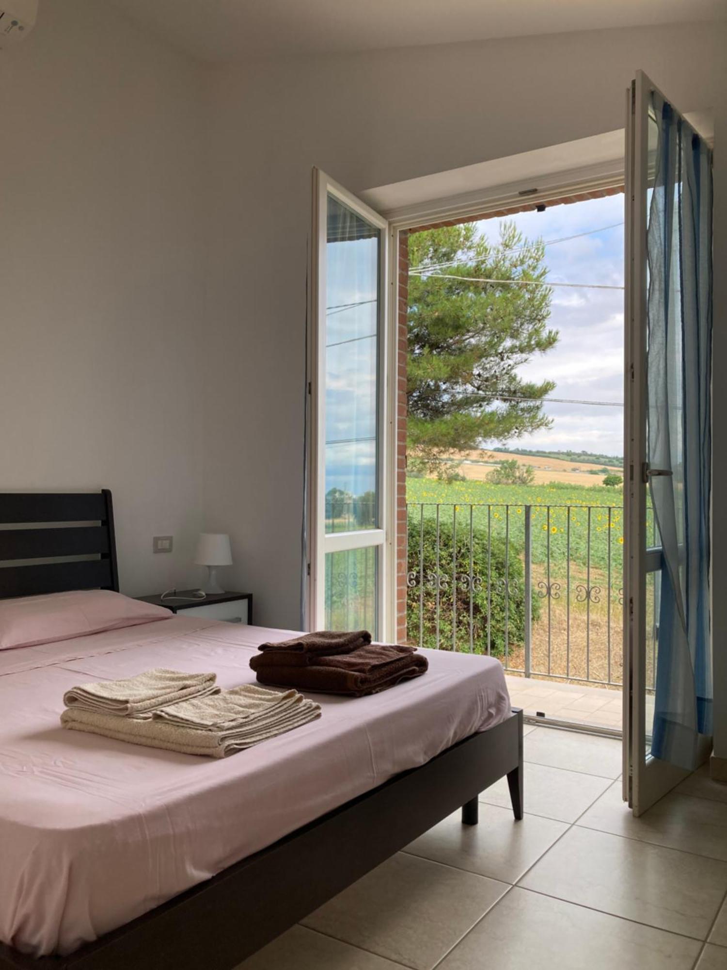 Immersa Tra Le Colline, Vicinissima Al Mare E Con Nuova Piscina *