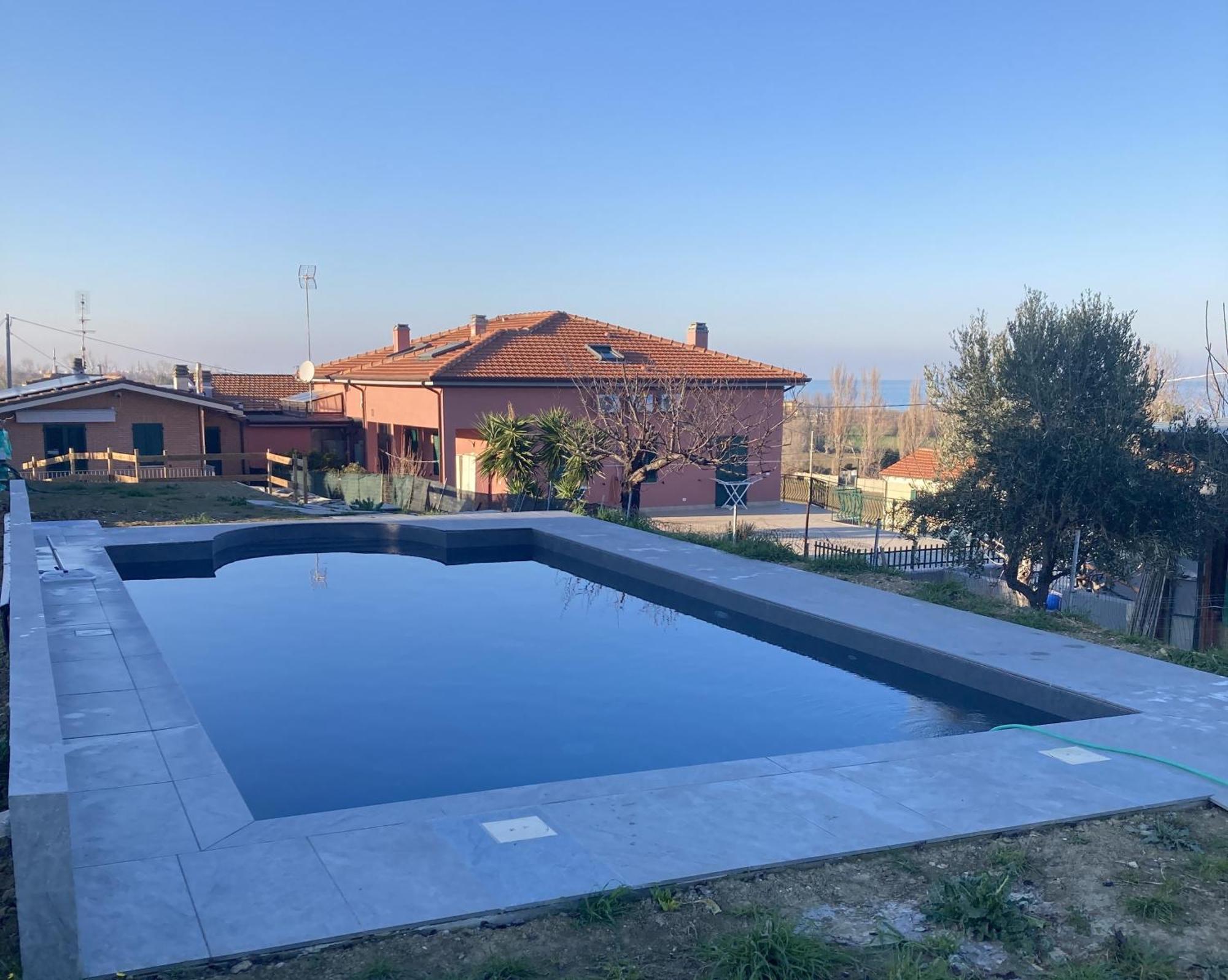 Immersa Tra Le Colline, Vicinissima Al Mare E Con Nuova Piscina